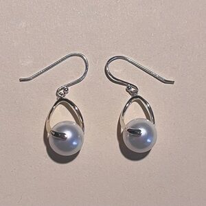 Hypoallergenic Pearl and Silver earrings